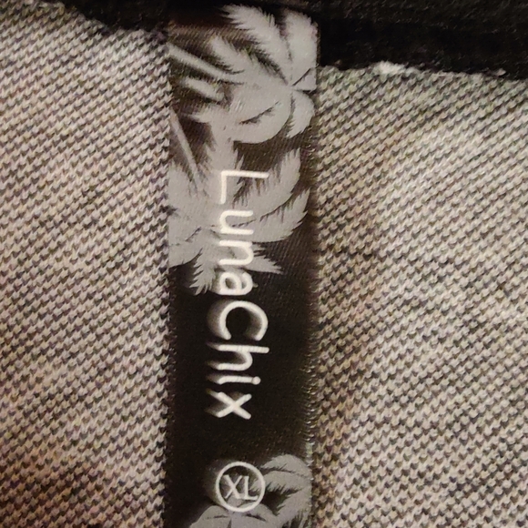 Luna Chix Houndstooth Mini Skirt - Picture 3 of 4